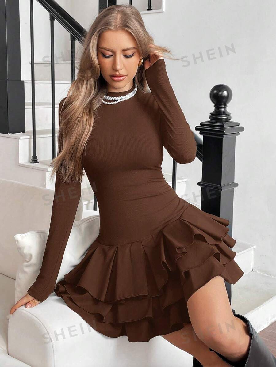 SHEIN Essnce Vestido casual y elegante para dama de unicolor, con dobladillo fruncido, ajuste ceñido y mini falda. Vestido de farol de burbuja, con dobladillo de capullo de flor, volantes, atuendo de cumpleaños, vestido de fiesta de Navidad, vestido de Año Nuevo, vestido de vacaciones