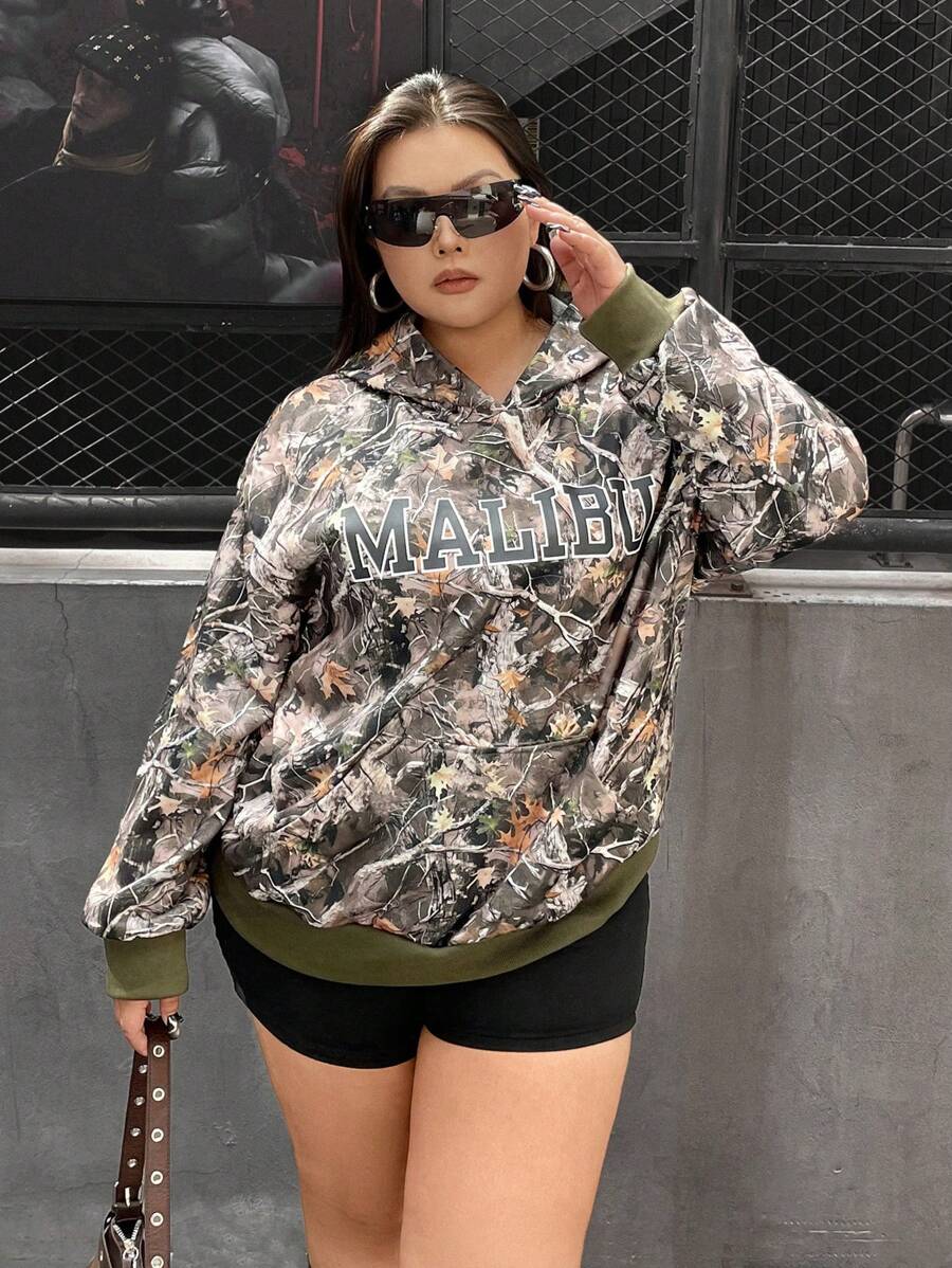 SHEIN EZwear Sudadera con capucha estampada de estilo vintage estadounidense de talla grande, primavera