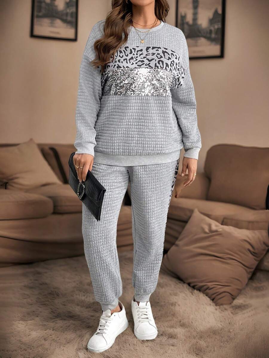 SHEIN LUNE Plus Size Cekiny Nadruk w panterkę Patchwork Okrągły dekolt Długi rękaw Top i spodnie Dwuczęściowy zestaw swobodny Strój na Święto Dziękczynienia Kobiety Nowy Rok Strój kobiety Zimowe sukienki Zimowe ubrania Damskie stroje Rave Strój kobiety Nowy Rok Zimowy płaszcz Kobiety Zimowe ubrania Damskie dresy Damskie zestawy zimowe Wakacje Dwuczęściowy zestaw Nowy Rok