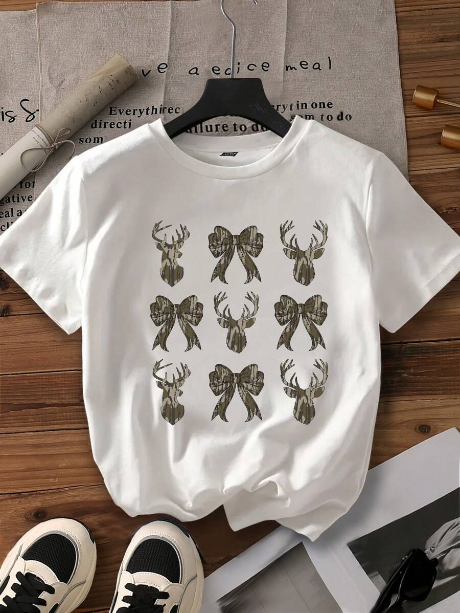 INAWLY Camiseta gráfica casual con estampado de camuflaje, ciervo y lazo para mujer talla grande