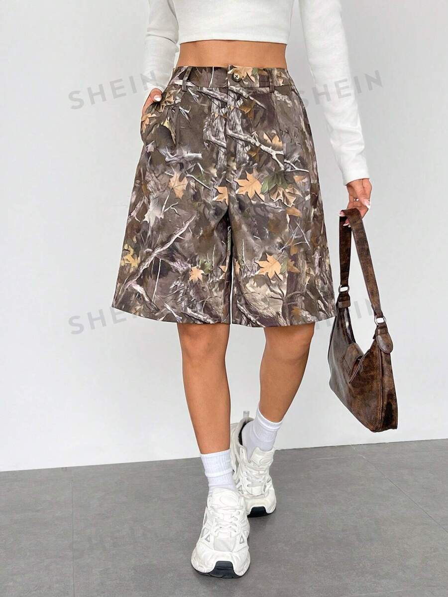 SHEIN EZwear Pantalones cortos anchos de mujer informales con estampado de camuflaje