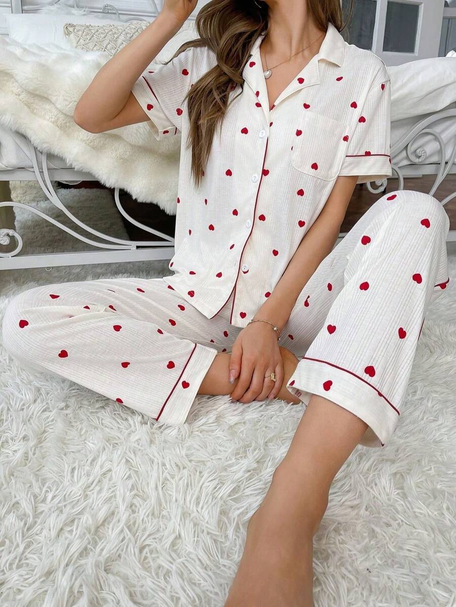 Conjunto de pijama informal blanco con estampado de corazones
