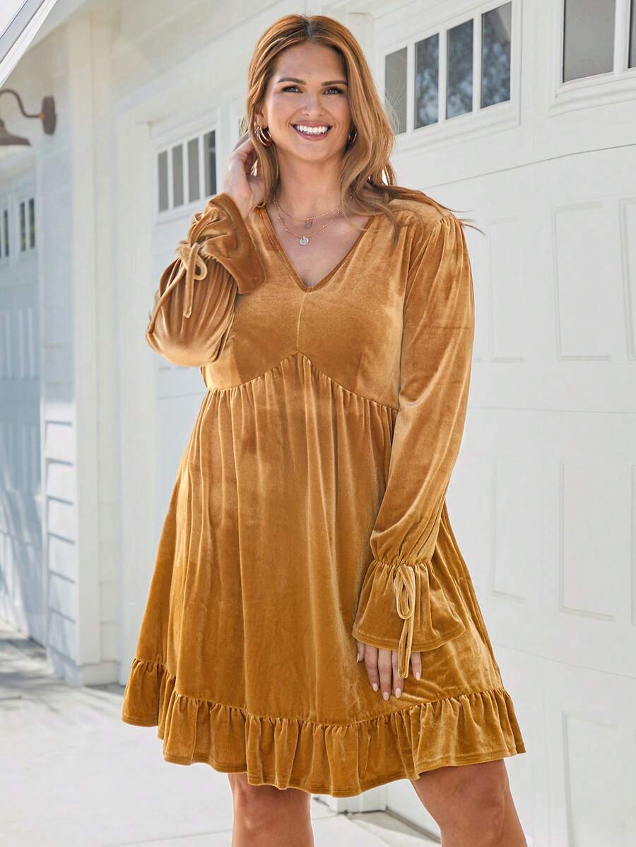 SHEIN LUNE Plus Size Casual Solid Color Bell Sleeve Dress, Autumn Holiday Dress Women Sparkly Dress New Year Winter Clothes For Women New Years Women Outfit