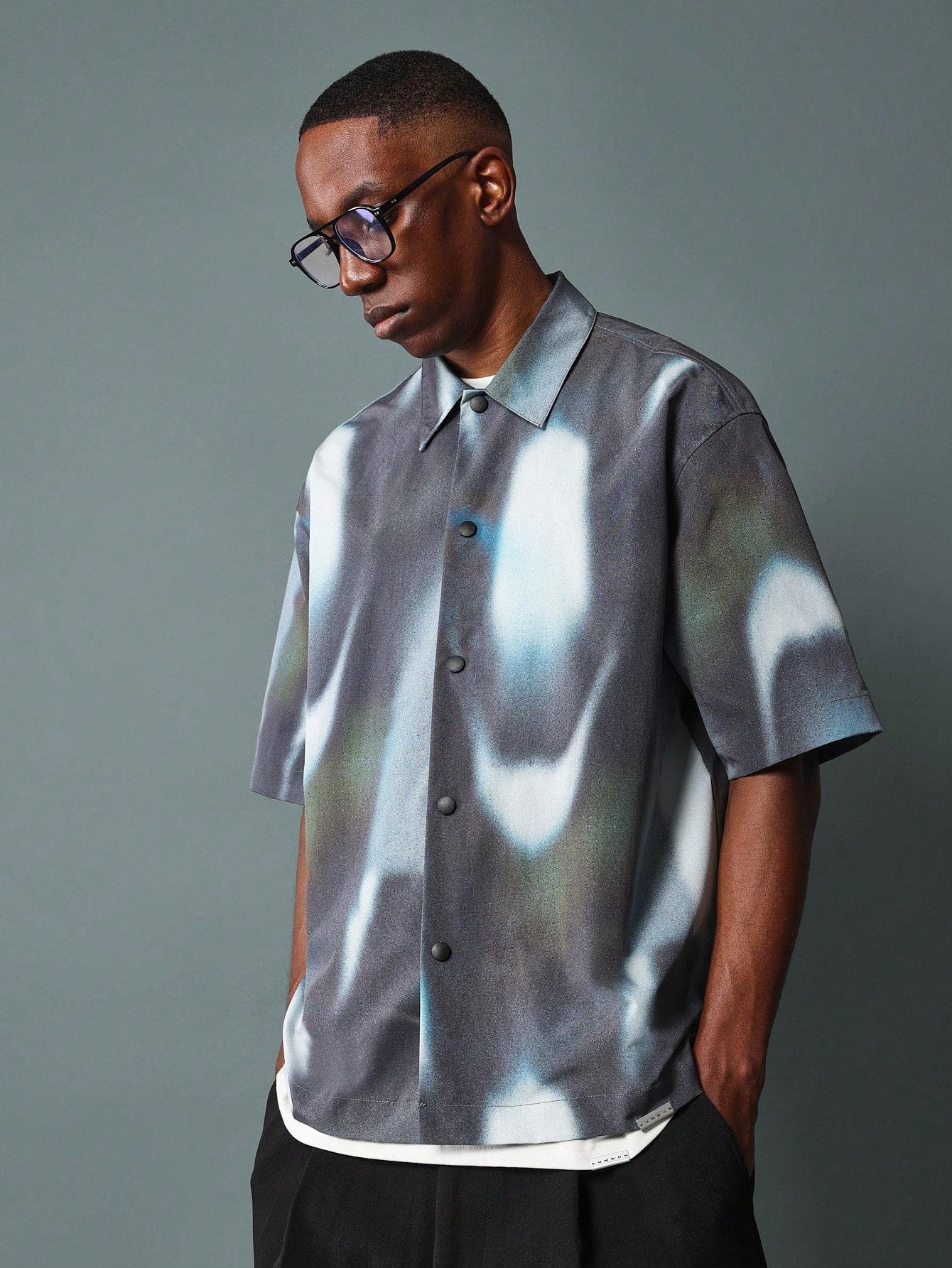 【MODERNIF】Nylon Over Short Sleeve Shirt Boxy Fit Ombre Revere Nylon Short Sleeve Shirt|Sumwon