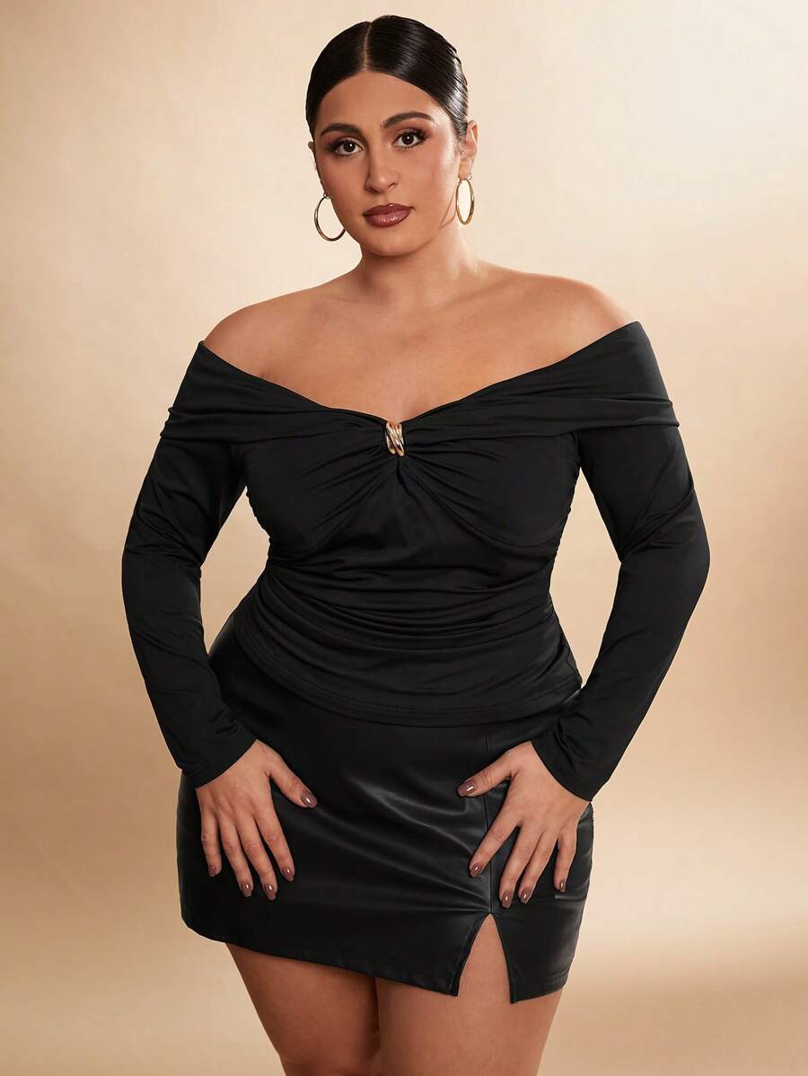 SHEIN BAE Women Plus Size Elegant Metal Snap Button Fitted Sexy Off Shoulder Long Sleeve T-Shirt, Suitable For Girls' Gathering, Party, Solid Black Knitted Stretch