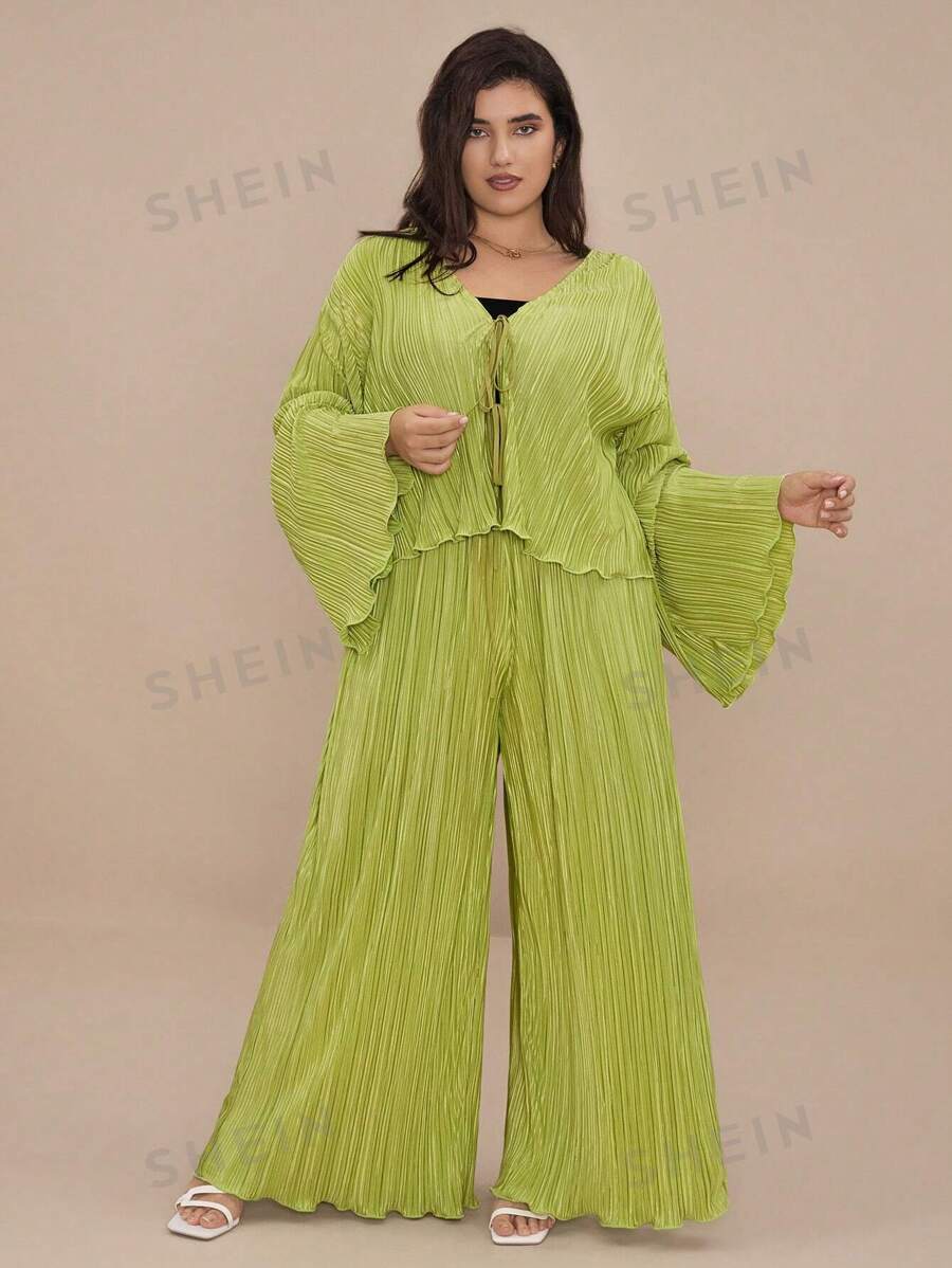 SHEIN VCAY Set de 2 piezas de talla grande: Camisa plisada con estampado de cuadros y pantalón de pierna ancha