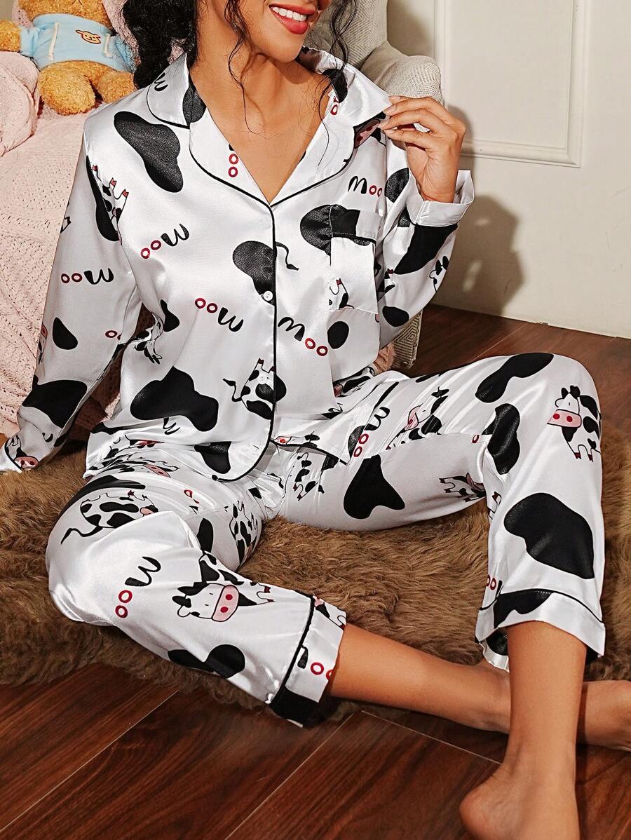 SweetSlumber Conjunto de pijama de satén con estampado de vaca y ribete de contraste