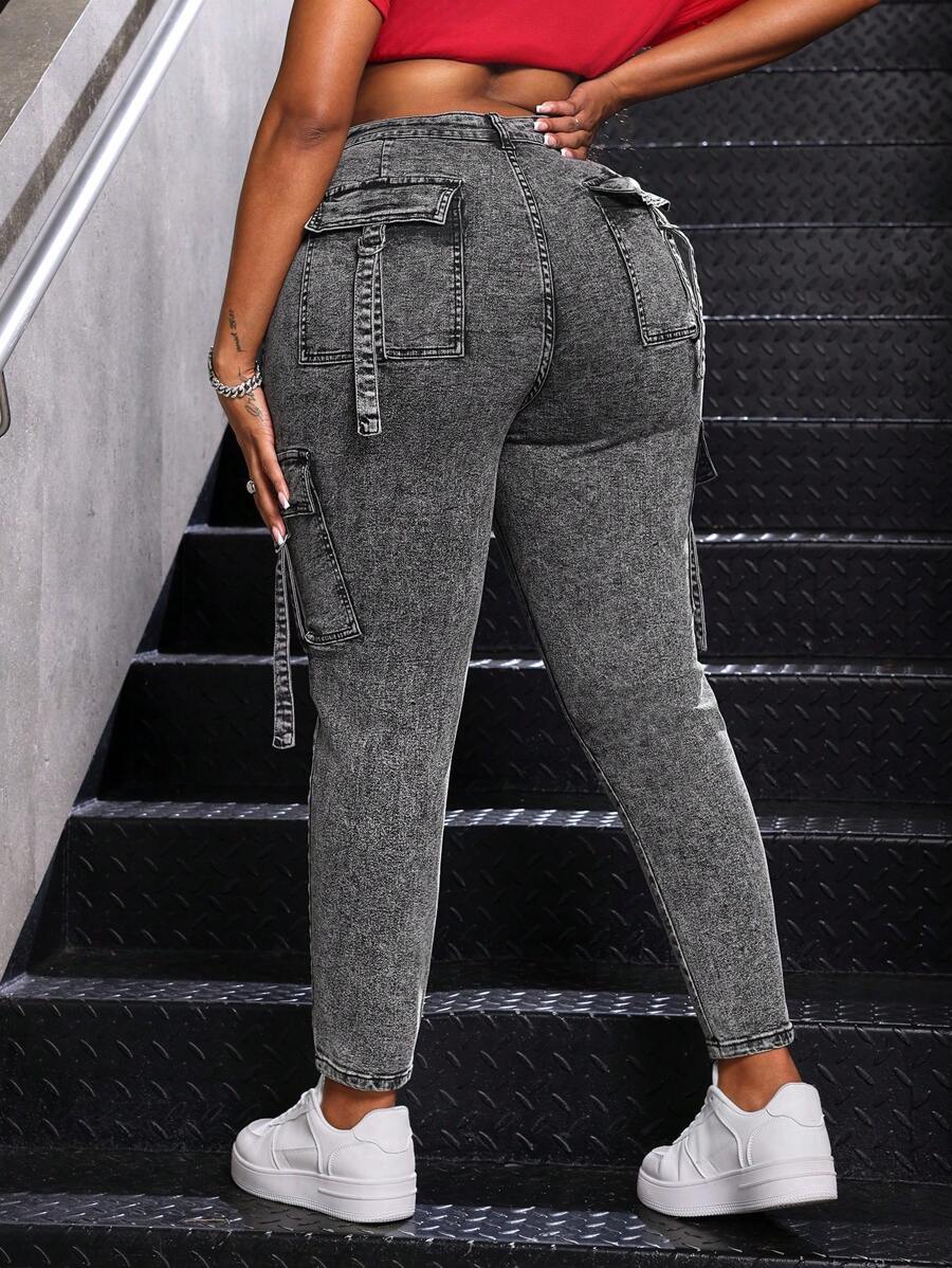 SHEIN EZwear Jeans de talla grande en negro, pantalones cargo casuales de mezclilla elástica y entallados