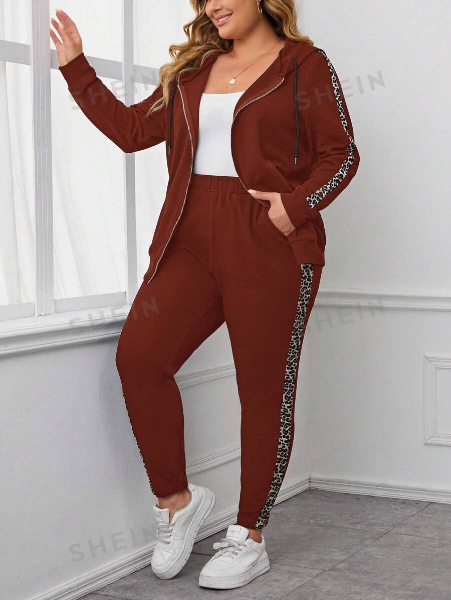 EMERY ROSE Conjunto informal de 2 piezas de talla grande para mujer con sudadera con capucha con cremallera y pantalones en estampado de leopardo y diseño de parches