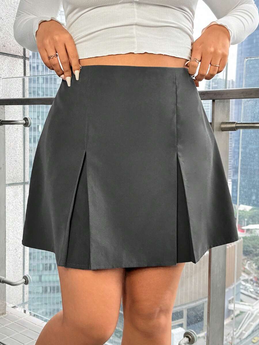 SHEIN EZwear Jupe plissée minimaliste de coupe A, couleur unie grande taille, pour un port casual au quotidien
