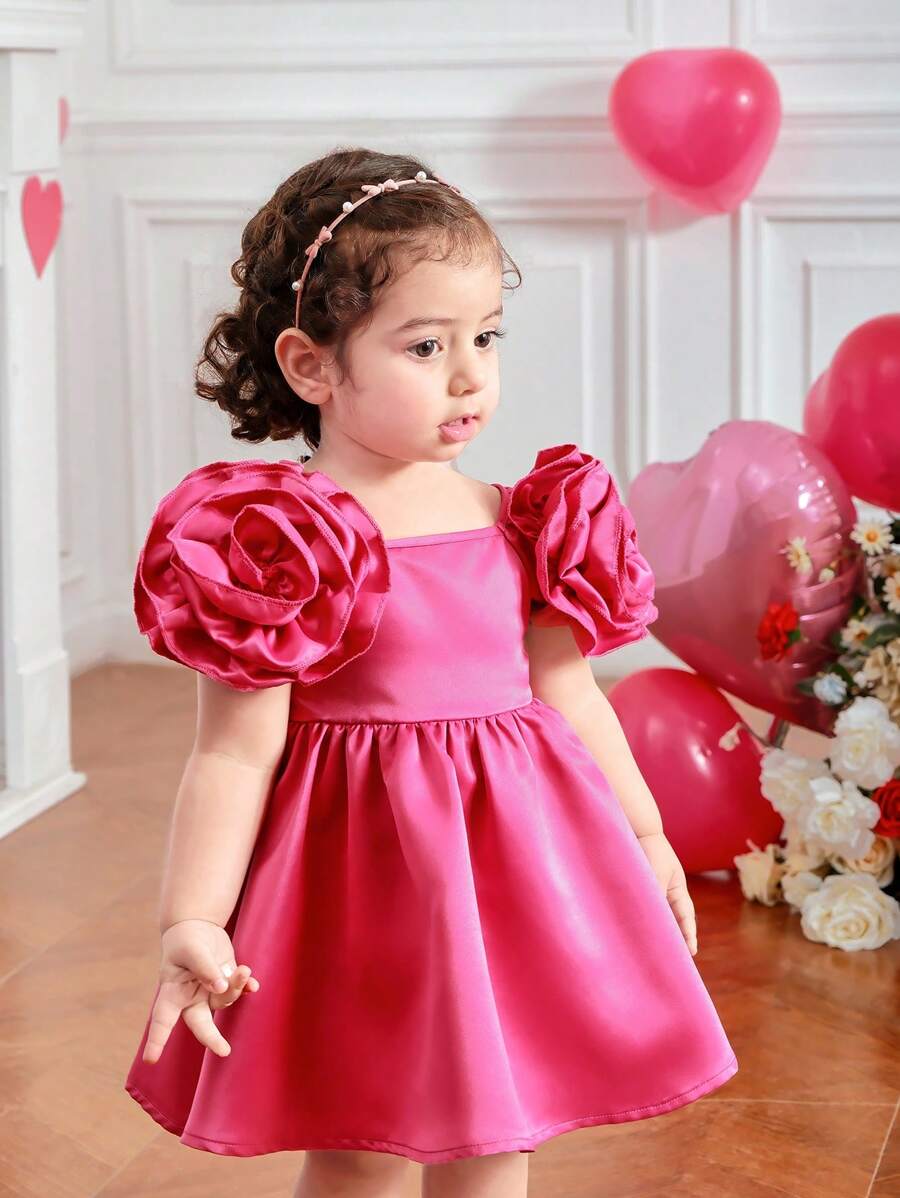 SHEIN Fern Glow Baby Girl Ruffled Puff Sleeve Floral Decor Knit Dress, Suitable For Party, Baby Shower