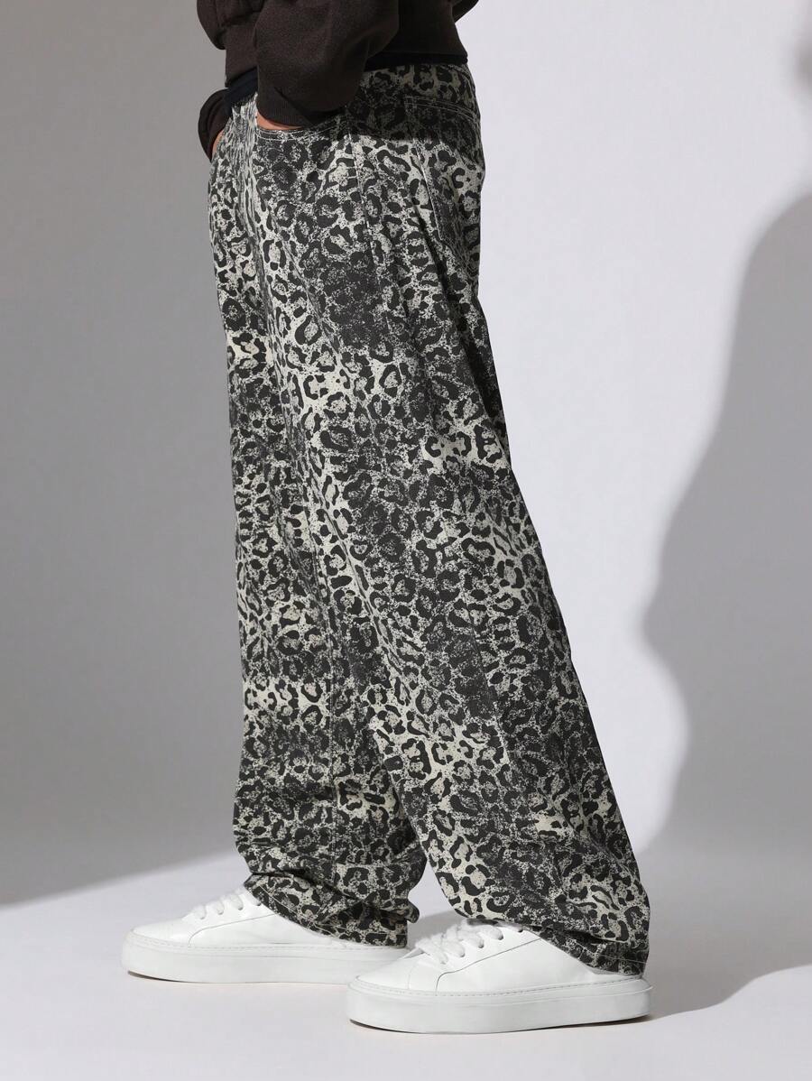 SUMWON Skater Fit Leopard Printed Pant
