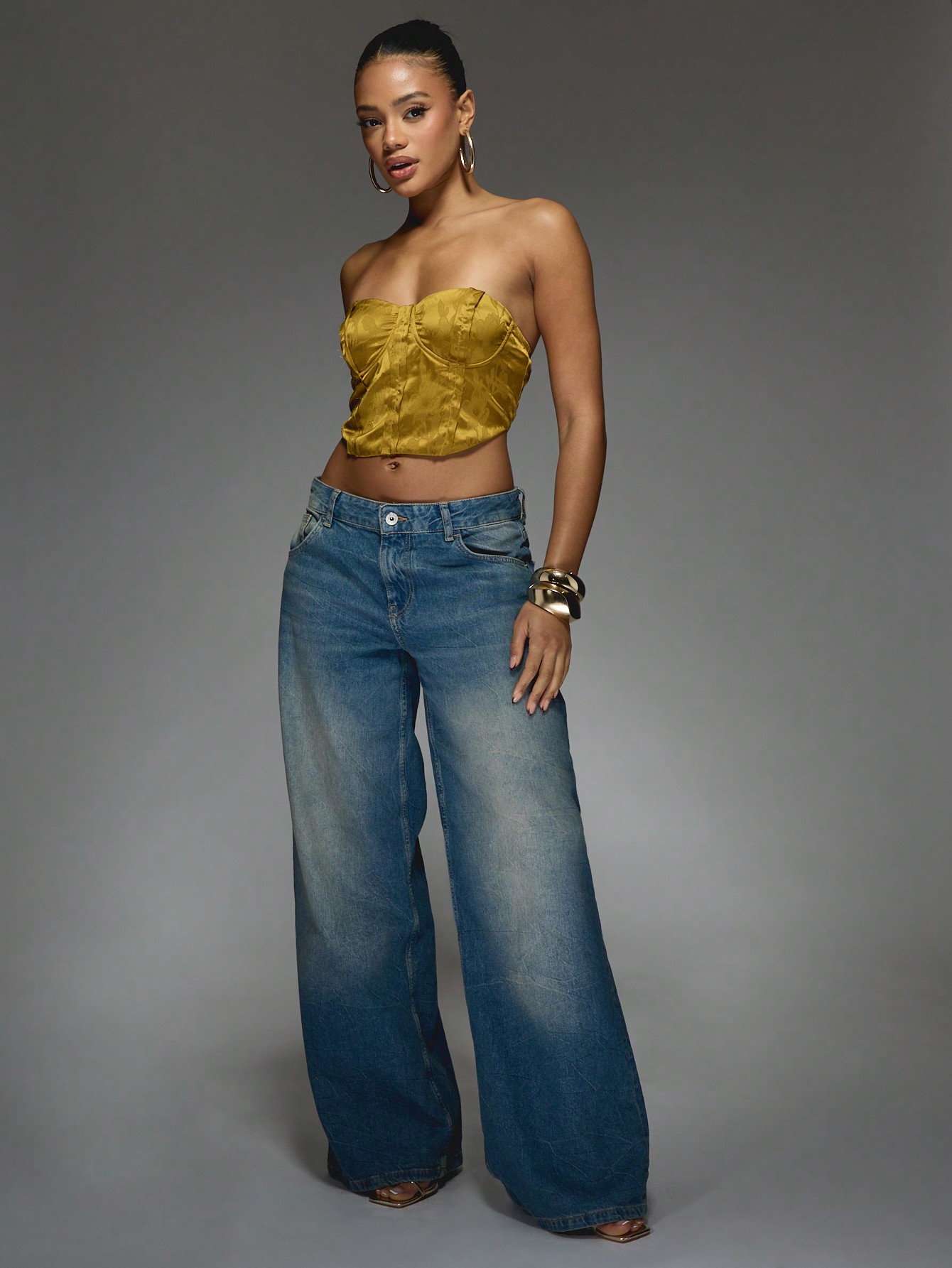 MISSGUIDED サテン ロー エッジ カップド コルセット トップ