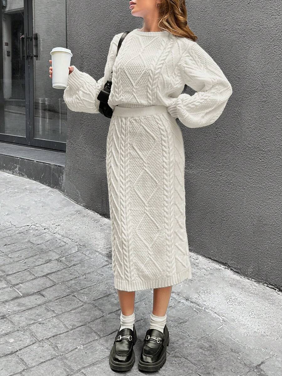 SHEIN Ensemble élégant et vintage minimaliste de pull col montant et jupe tricotée. Style décontracté et de luxe pour l'automne