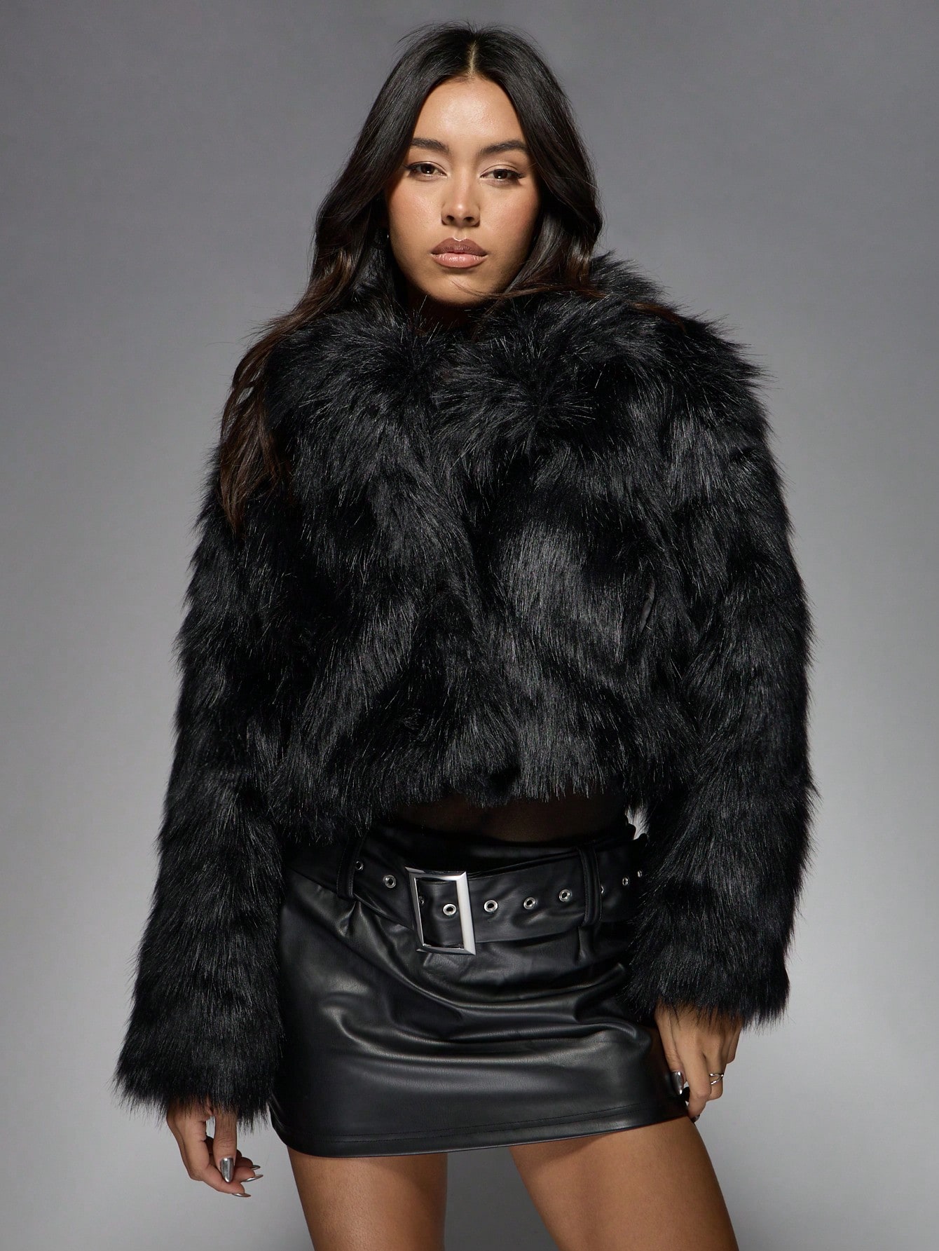 missguided ファーコート MISSGUIDED ふわふわクロップド丈フェイクファーコート｜MISSGUIDED