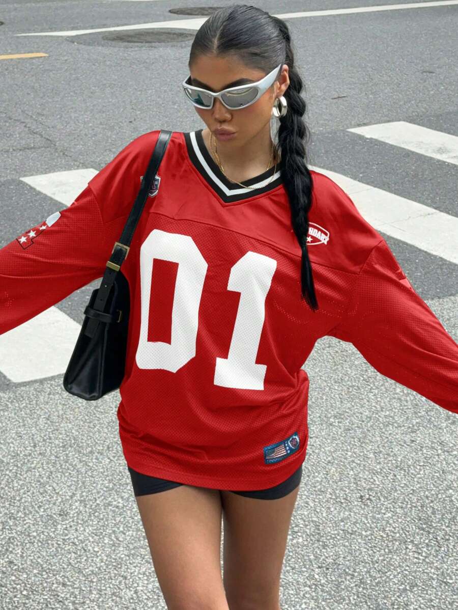 SHEIN EZwear Camiseta para mujer con estampado digital y de letras de fútbol, atuendo de vuelta a clases, apta para uso diario
