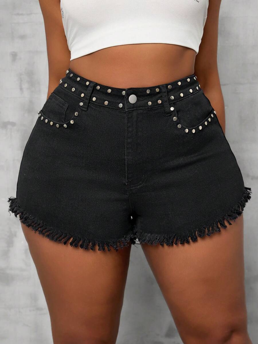 SHEIN SXY Plus Size Women Rivet Design Pockets With Frayed Hem Casual Denim Shorts