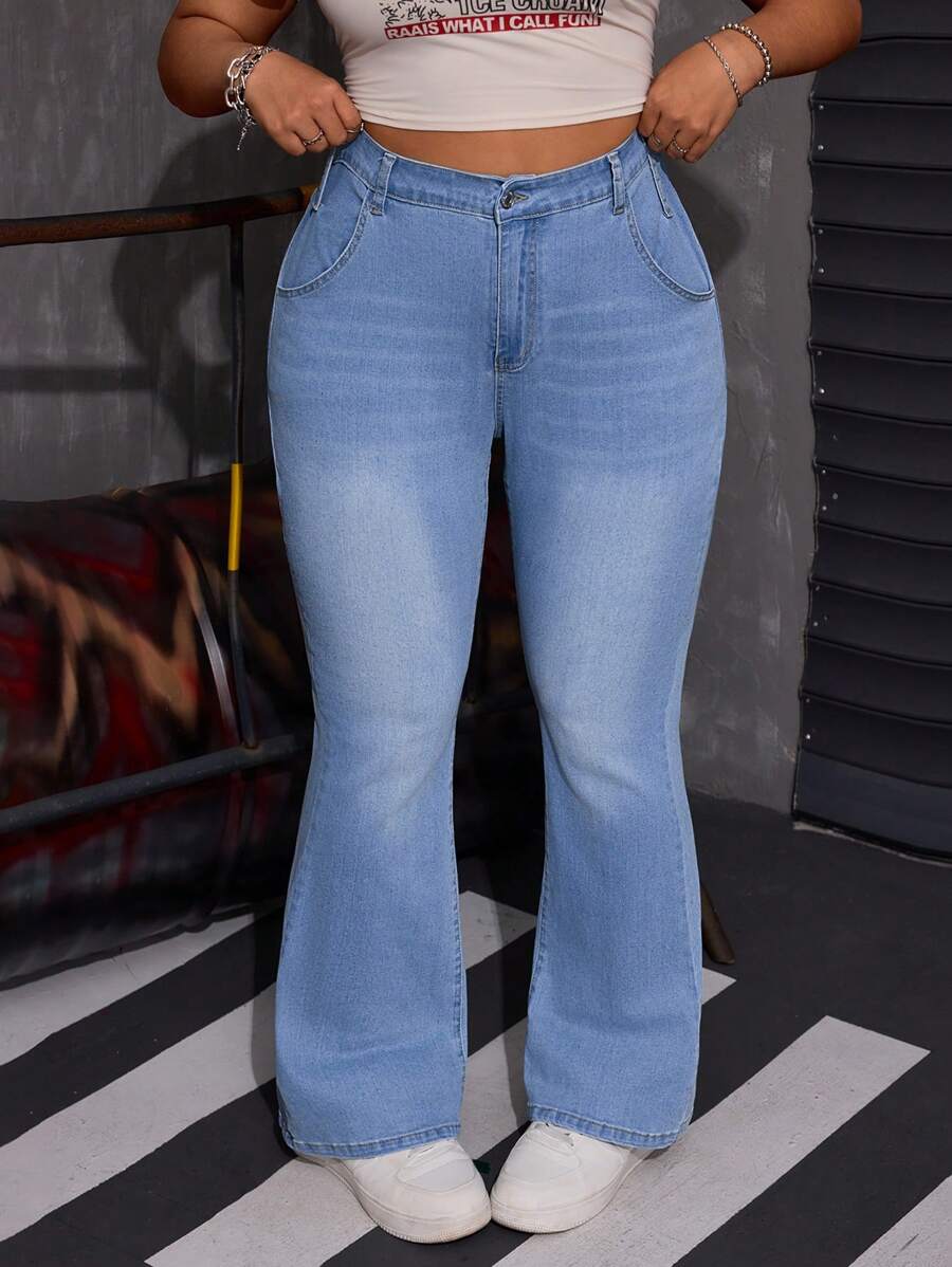 SHEIN ICON Jeans acampanados elásticos de talla grande lavados
