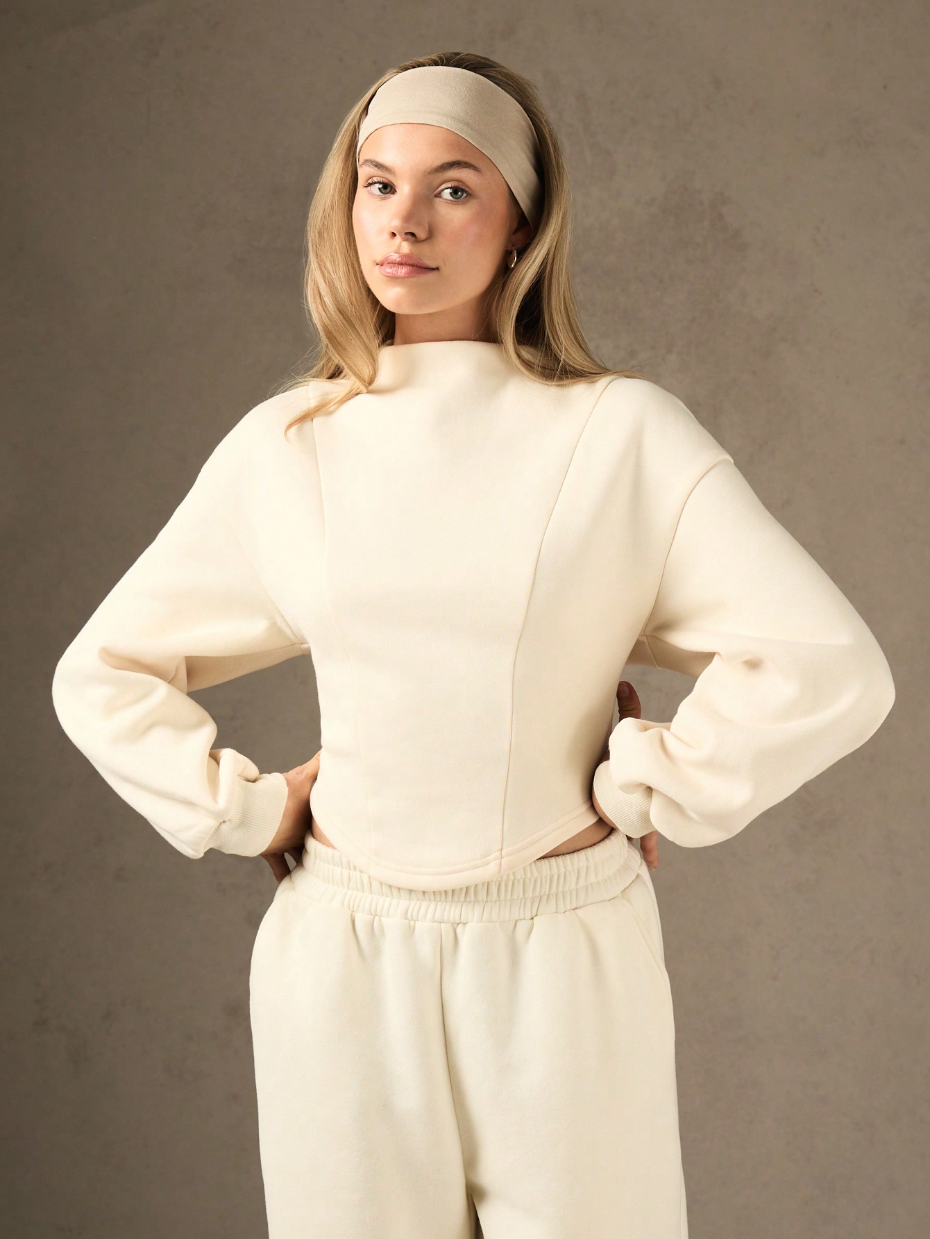 Oversized Balloon Sleeve Sweatshirt Cropped Cozy｜MISSGUIDED