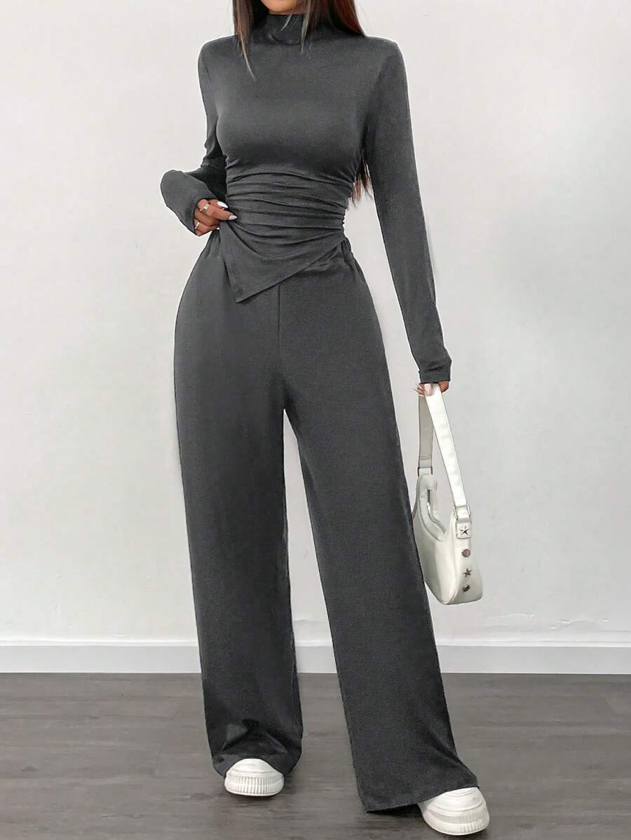 RosyDaze Set van 2 stuks: Asymmetrisch T-shirt met lange mouwen en gerimpelde zoom en wijde broek