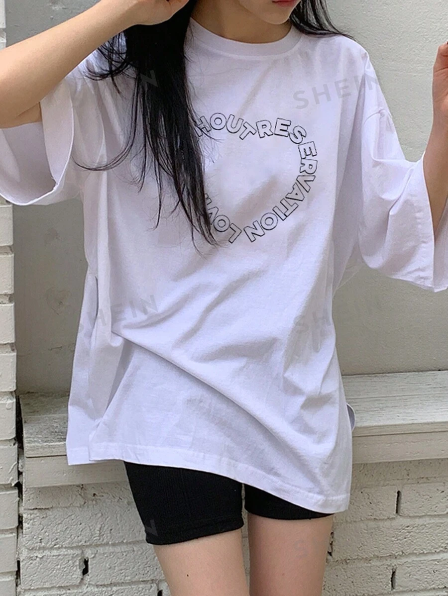 DAZY Camiseta blanca de cuello redondo y ajuste holgado con estampado de corazón, adecuada para primavera y verano