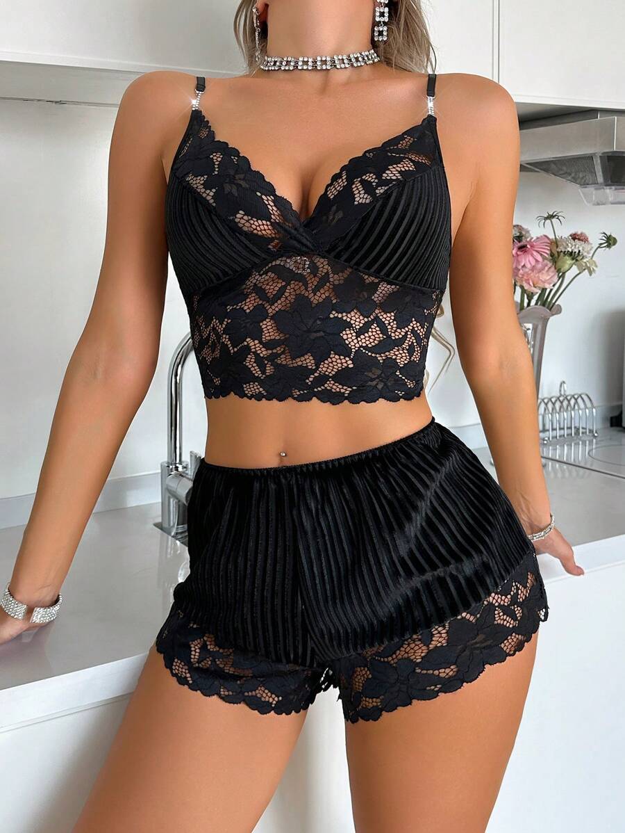 SilkySpell Conjunto de pijama sexy de mujer con parches de encaje transparente y terciopelo a rayas