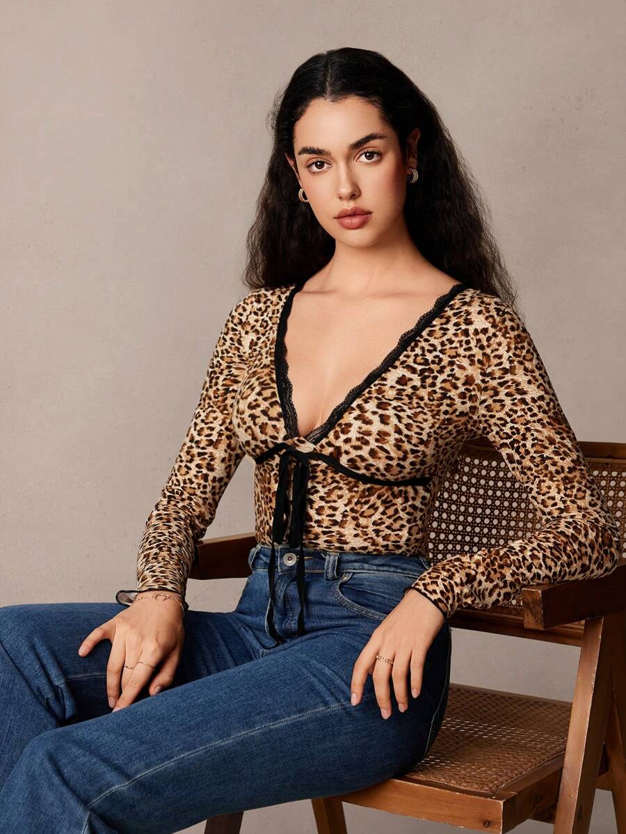 SHEIN Frenchy Women's Fall Leopard Print Contrast Lace V-Neck Long Sleeve Bodysuit,Contrast Trim Bodysuit,Fall Women Dresses,Animal Print Bodysuit ,Leopard Top,Leopard Bodysuit,Halloween Outfits,Halloween Tops