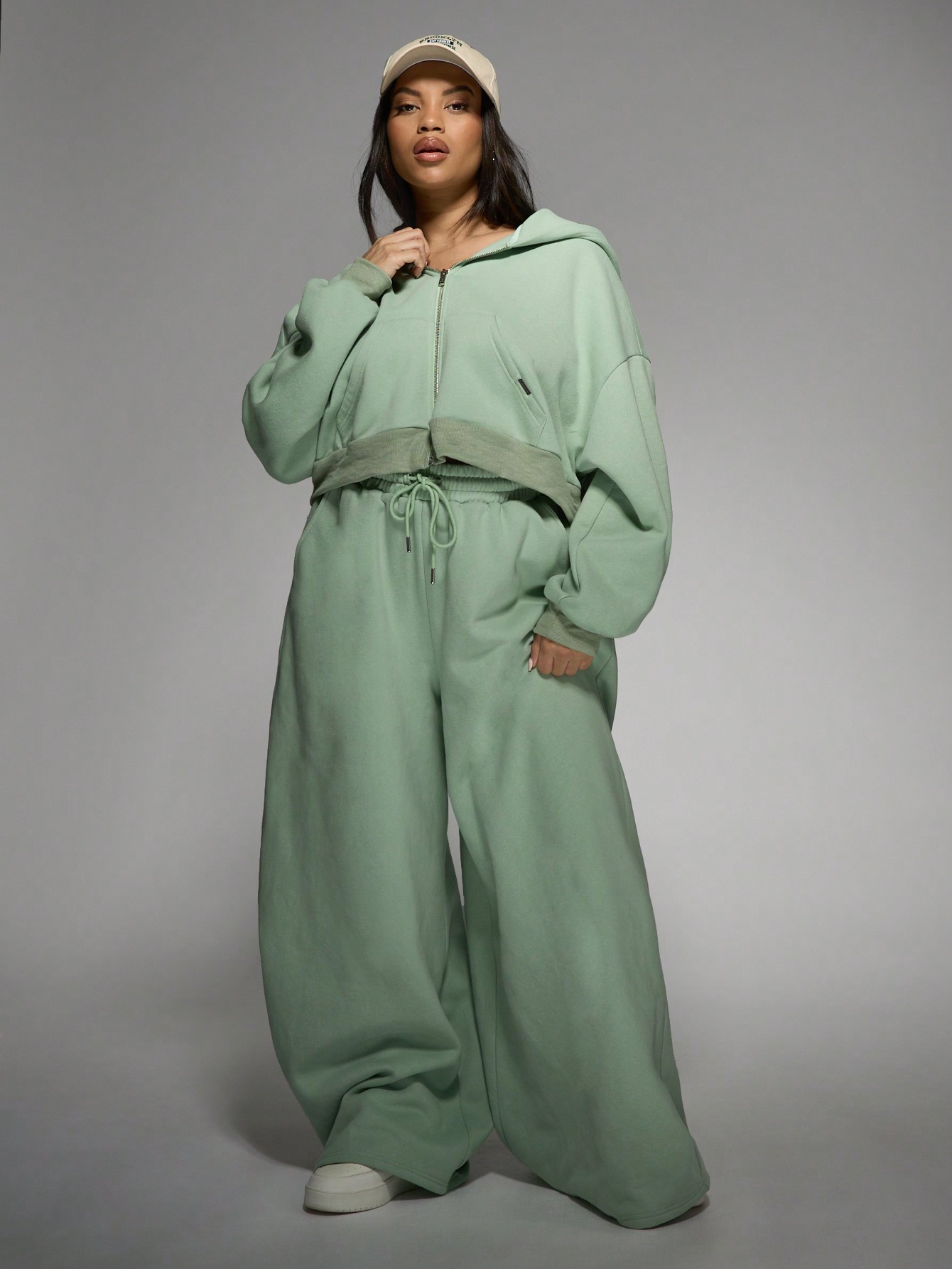 MISSGUIDED PLUS Plus Size Cozy Cropped Zip Up Sweatshirt｜MISSGUIDED