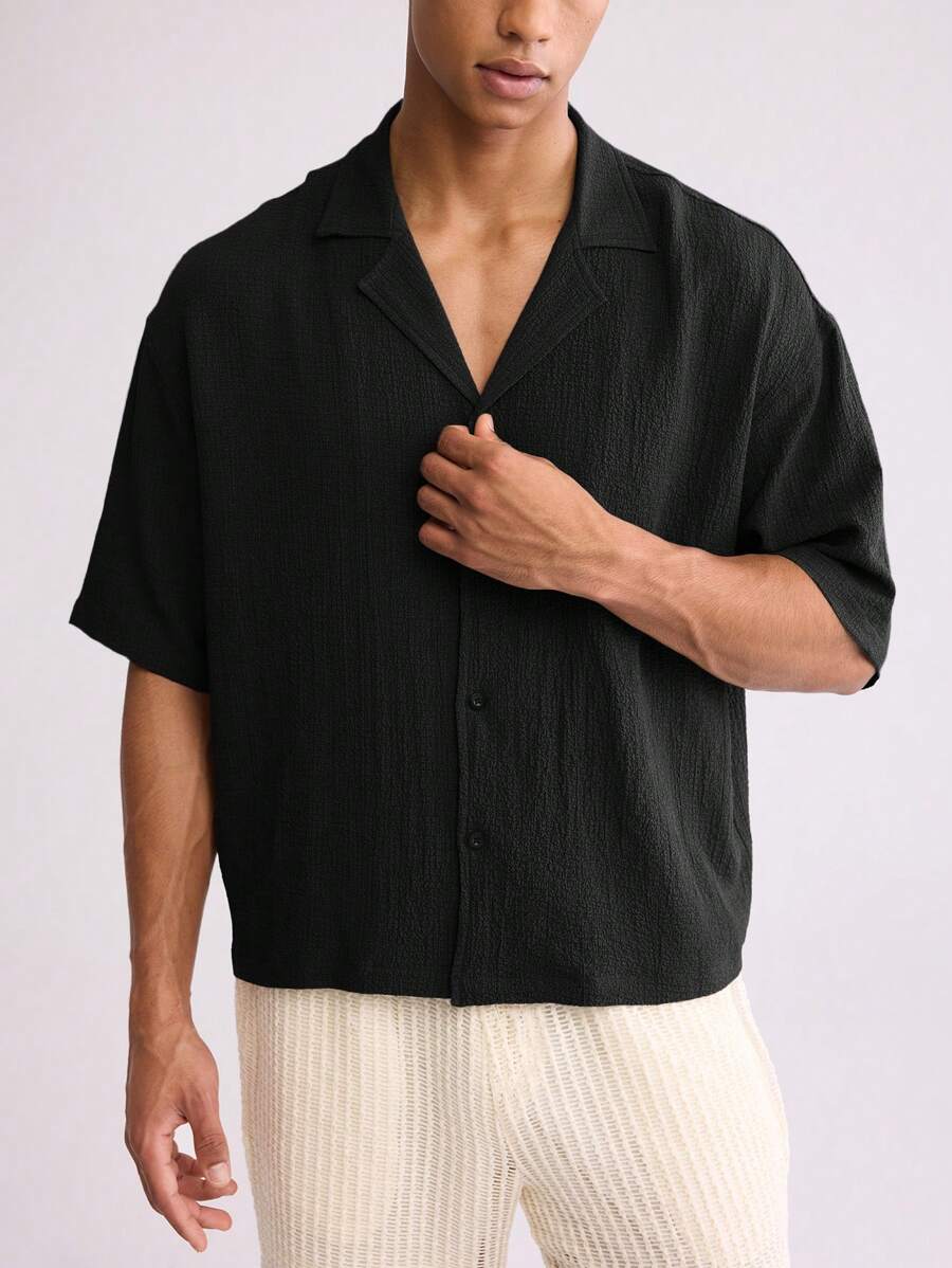 Forever 21 Camisa verde holgada y acortada de hombre en tela de seersucker