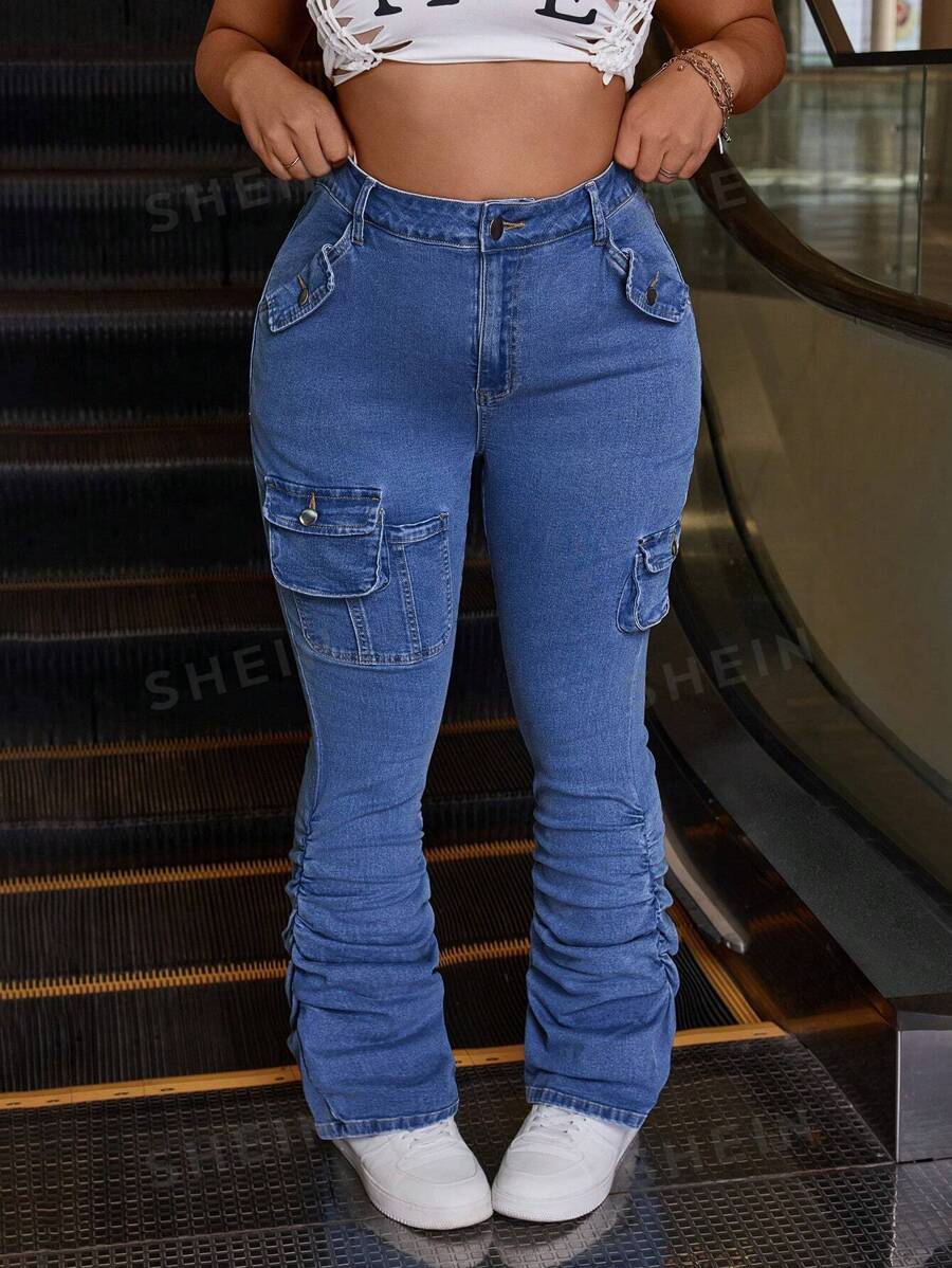 SHEIN ICON Pantalones vaqueros ajustados casuales de talla grande con botones delanteros y bolsillo, en color azul