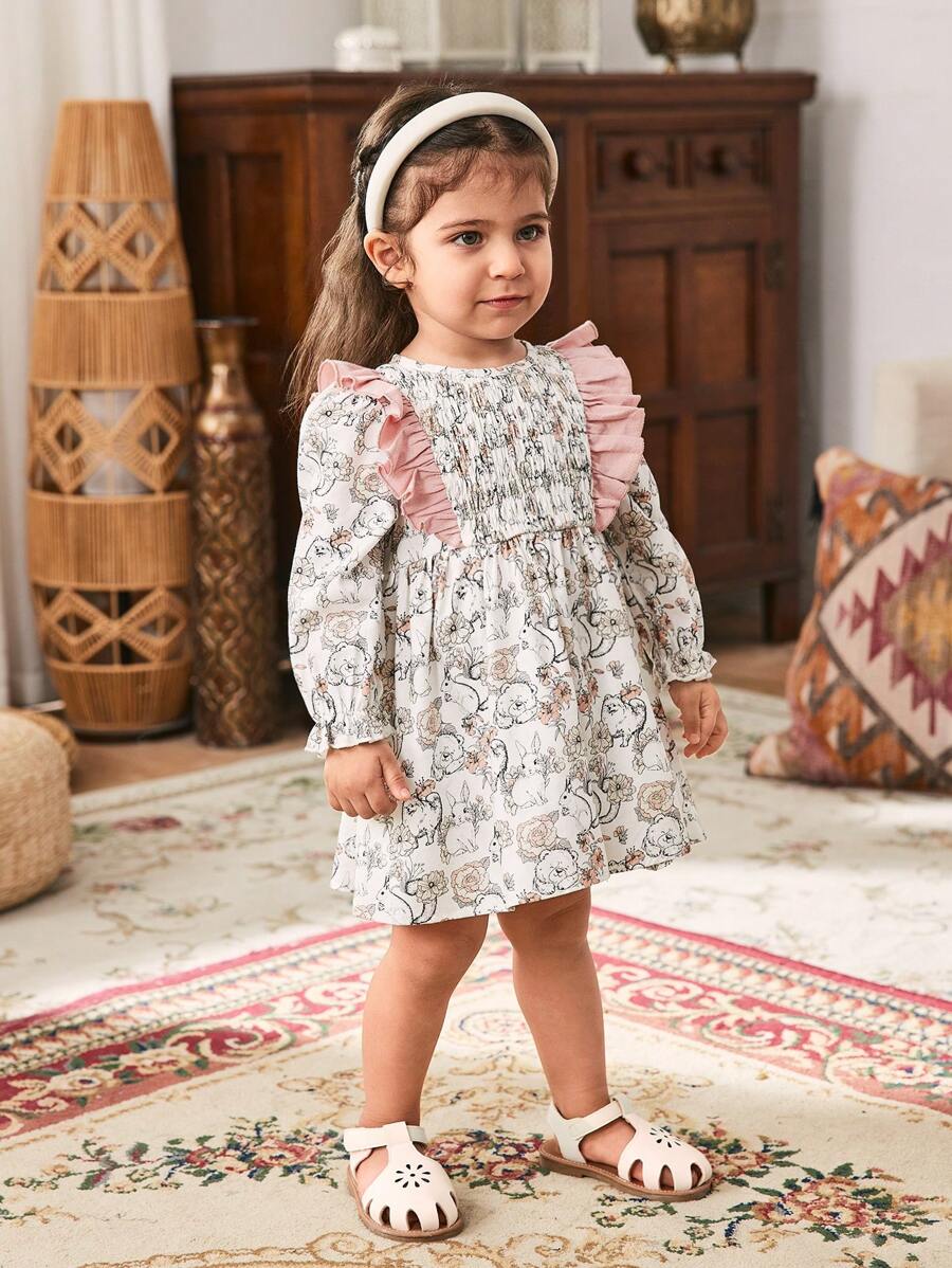 Cozy Pixies Babymeisjesjurk met ditsy bloemenpatchwork, geplooide kraag, lange mouwen en getailleerde taille