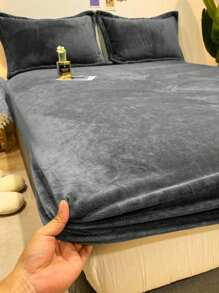 Gris foncé