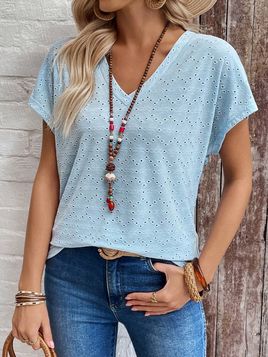 EMERY ROSE Camiseta de mujer con cuello en V liso, manga de murciélago y bordado desteñido