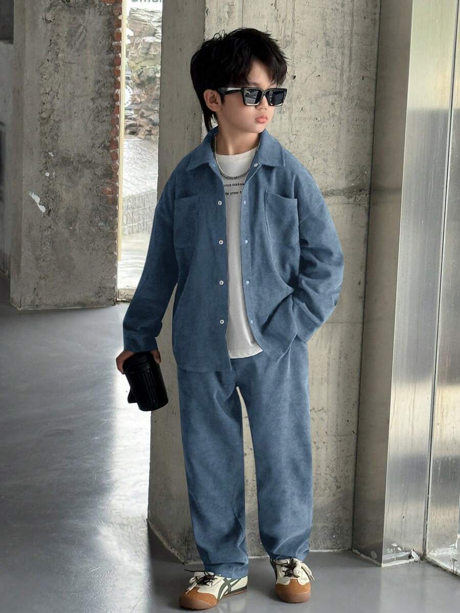 SHEIN Set de 2 piezas para niños y preadolescentes con camisa cardigan de manga larga con solapa de estilo coreano informal y pantalones rectos de pana, apropiado para la escuela, el jardín, la playa, el uso en cumpleaños, primavera, verano, otoño e invierno