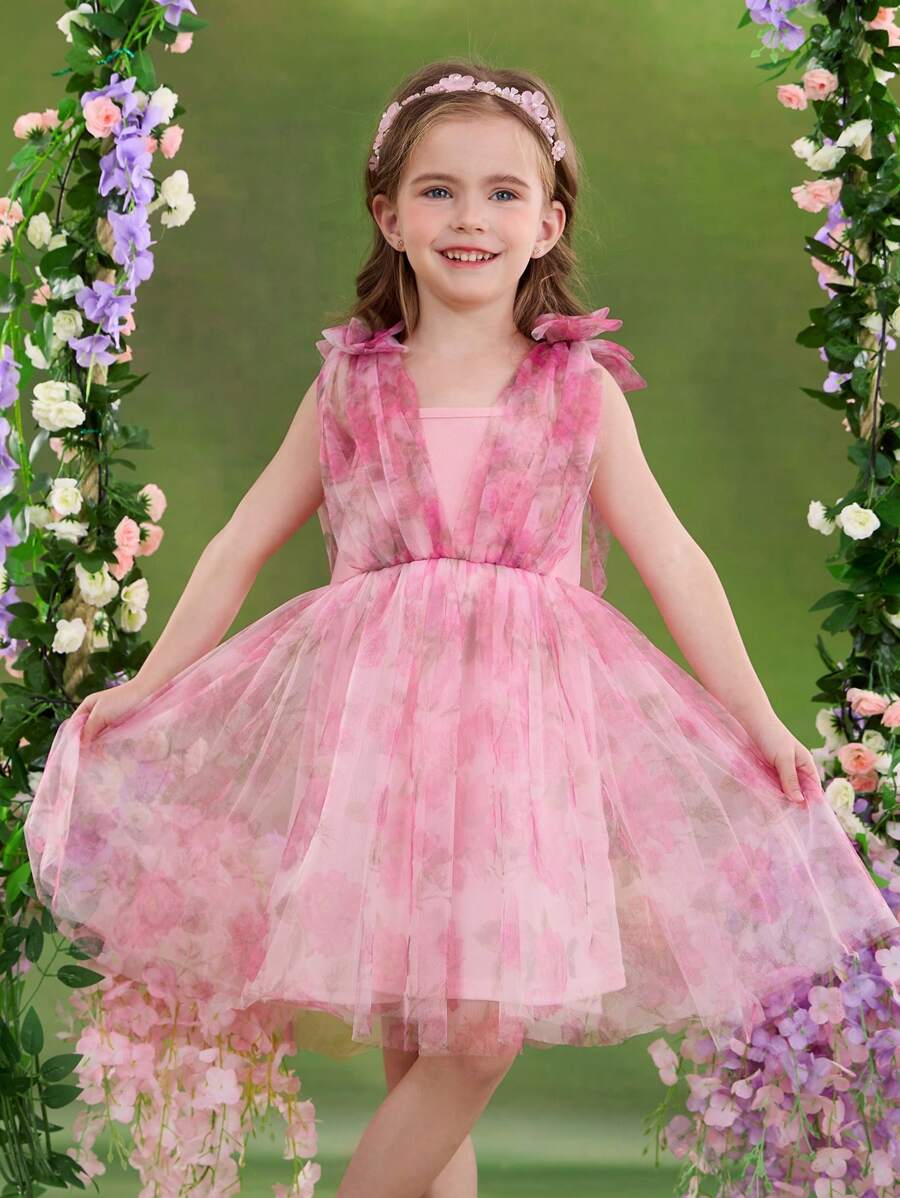 SHEIN Vestido con volantes de tul y estampado floral diminuto para niña pequeña. Conjunto de moda familiar para primavera/verano, vacaciones, ocasiones formales, eventos, fiestas, cumpleaños y días festivos. Apto para uso diario, festivales, reuniones familiares y ocasiones especiales. Diseño lindo, elegante, dulce, vintage y a la moda. Conjunto a juego para madre e hija o hermanas.