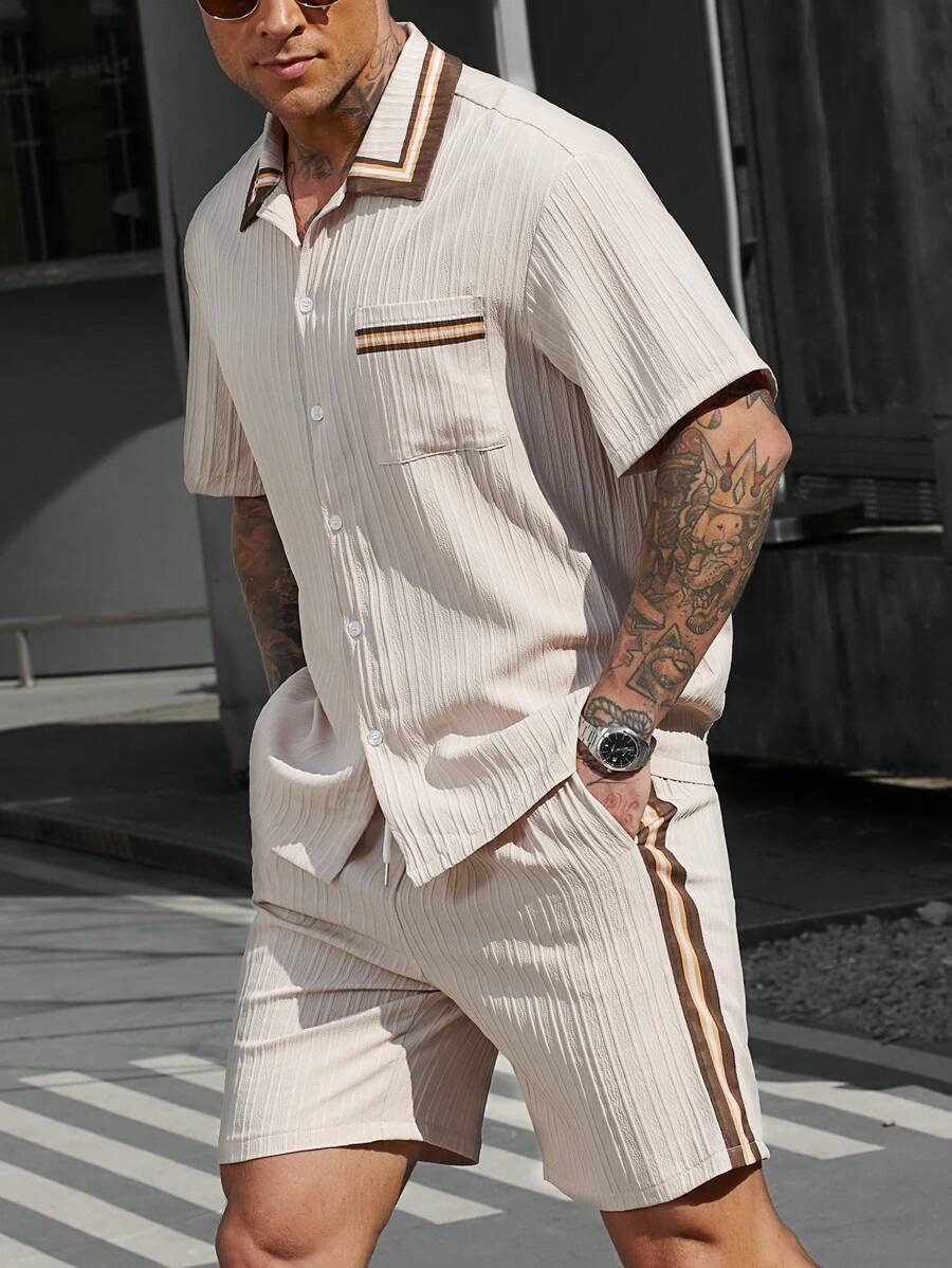 Manfinity CasualCool Conjunto de 2 piezas para hombre de camisa de manga corta con textura y rayas y shorts