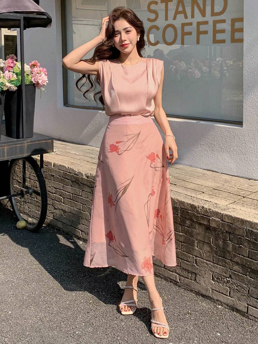 DAZY 2 pièces Femmes Ensemble chemise sans manches plissée de couleur unie avec nœud et jupe imprimée florale