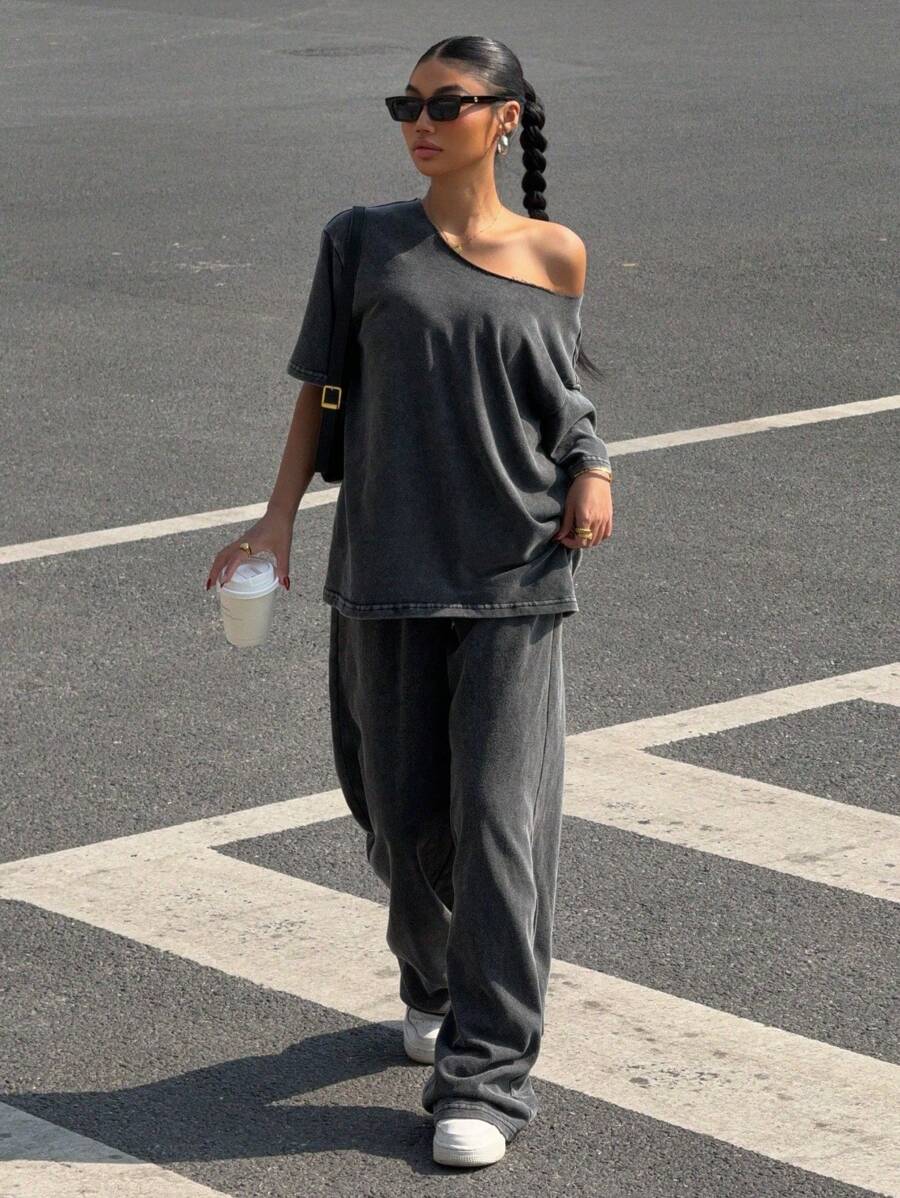 SHEIN EZwear Western Wear Women's Summer Retro Loose Asymmetrical Shoulder T-Shirt & Pants Set