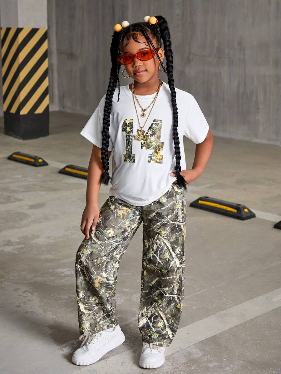 SHEIN Set de 2 piezas Camiseta con estampado de número casual y de rama de árbol camuflado + Pantalones de camuflaje para niñas preadolescentes