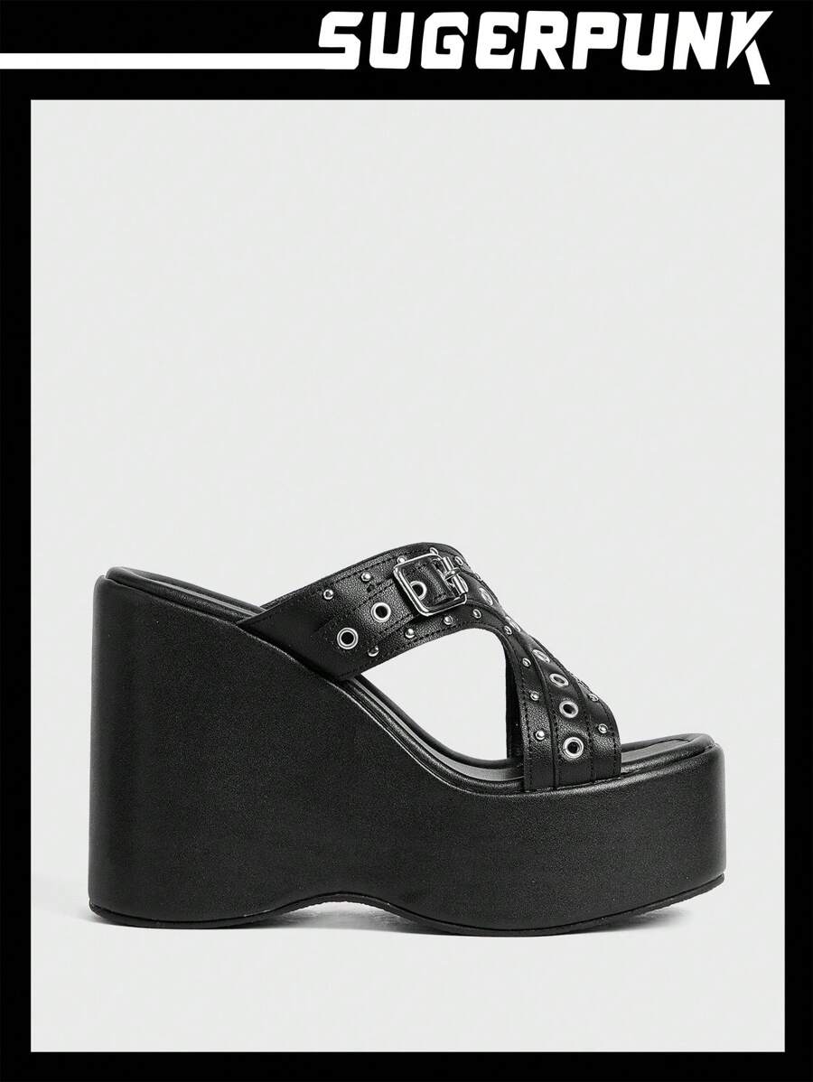 Sugerpunk Zwarte sandalen met klinknagels en sleehak voor dames