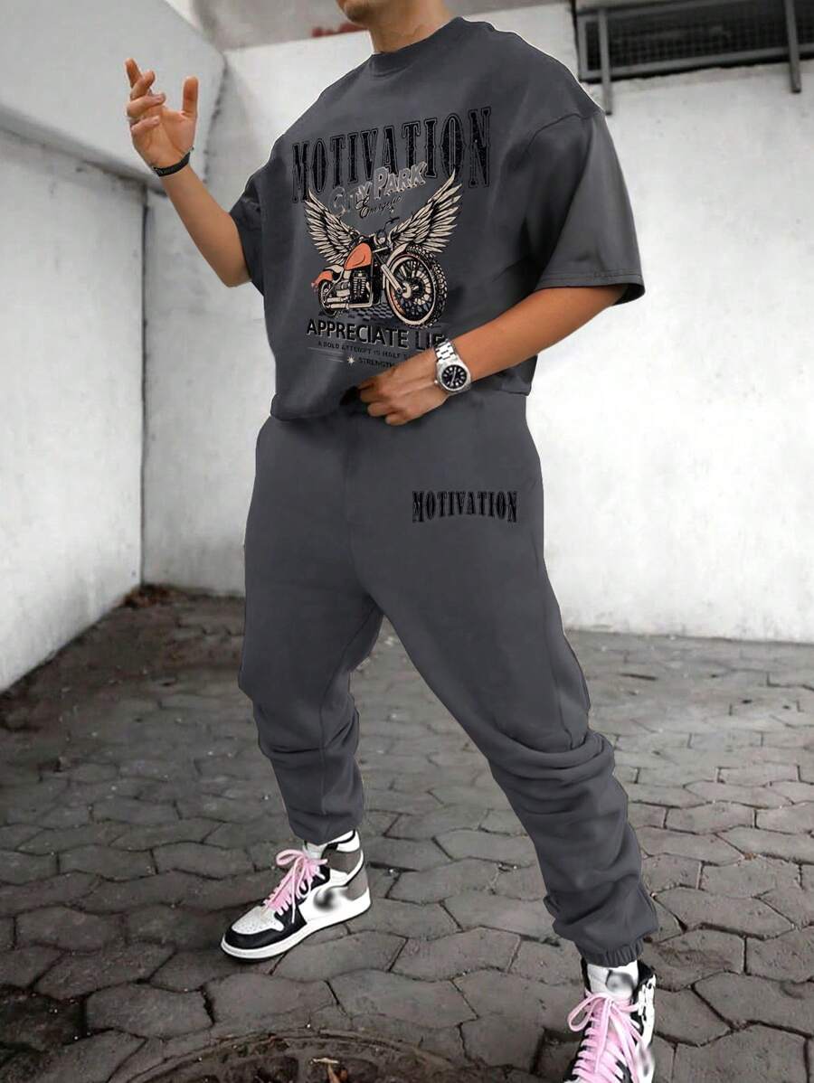 SHEIN Set de 2 piezas para adolescentes varones con camiseta de manga corta casual y pantalones jogger tipo cargo, look deportivo de estilo punk rock para uso diario, fiestas, festivales de música, primavera/verano, color gris oscuro