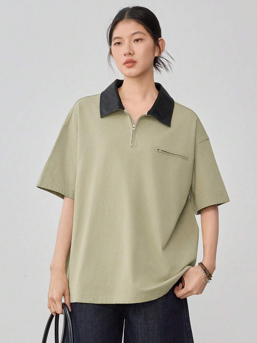 Dazy-Less Camiseta holgada de mujer con bolsillo y decoración en bloques de color contrastante