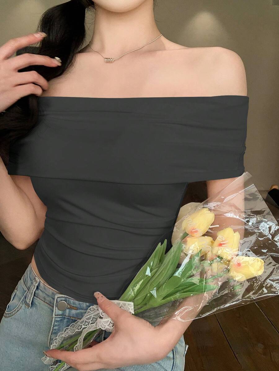 DAZY Dames effen kleur minimalistische casual strakke off-shoulder top T-shirt, off-shoulder top
