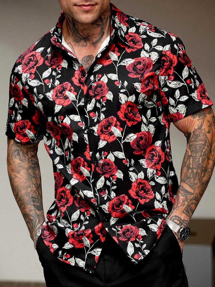 Manfinity Homme Camisa de manga corta con estampado de rosa roja sobre fondo negro para hombre