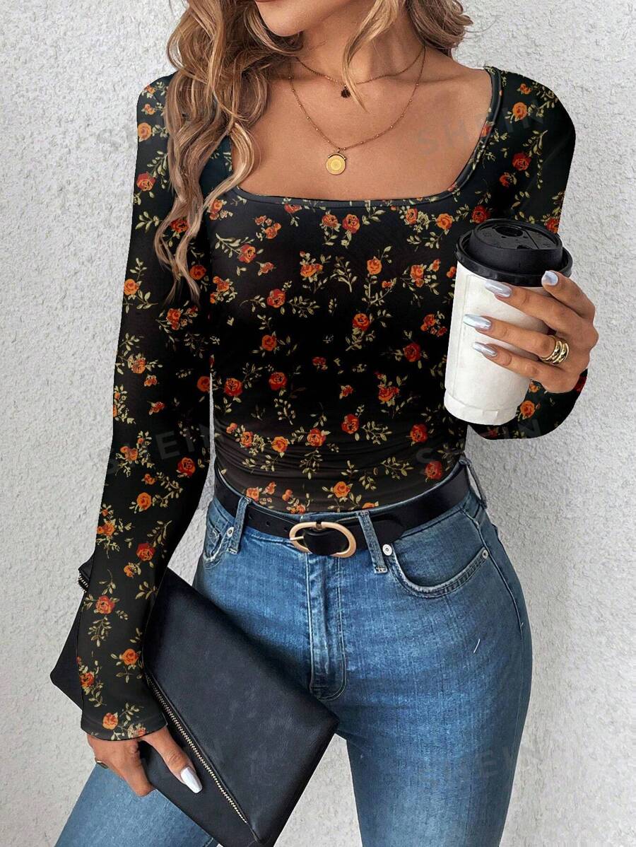 SHEIN LUNE Camiseta de manga larga con cuello en V con estampado de rosas y recogida, adecuada para el verano
