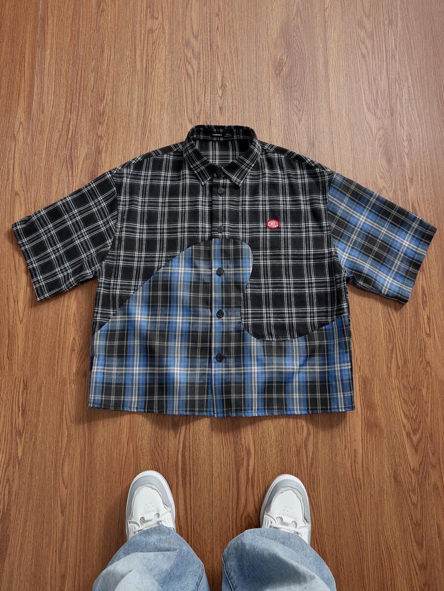 SWAVVY Camisa de manga corta para hombres, bloqueo de color negro y azul con diseño de patchwork y corte de forma
