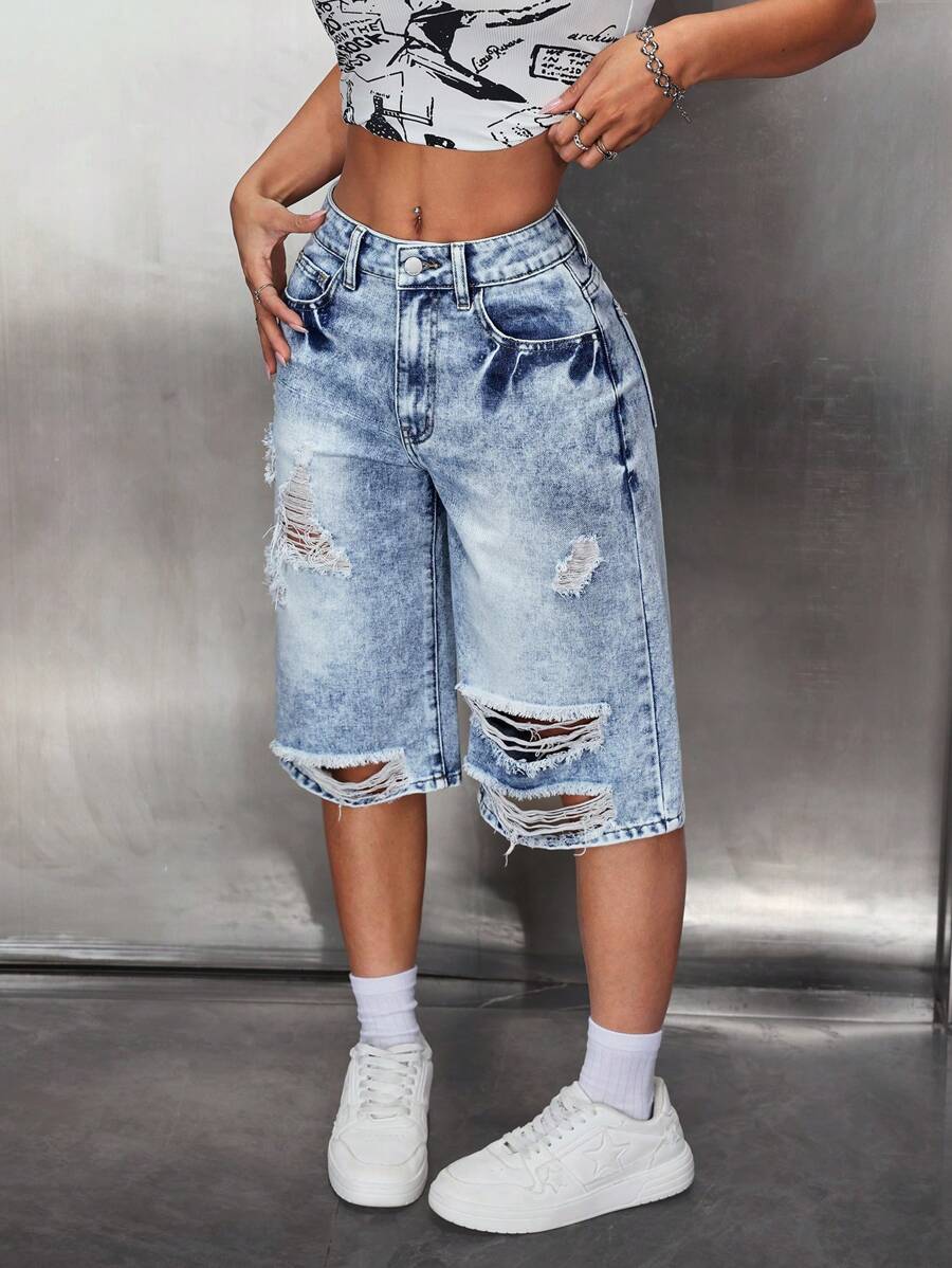 SHEIN PETITE Pantalones cortos tipo bermuda casuales de tela vaquera de media cintura con bolsillos y efecto desgastado para mujeres