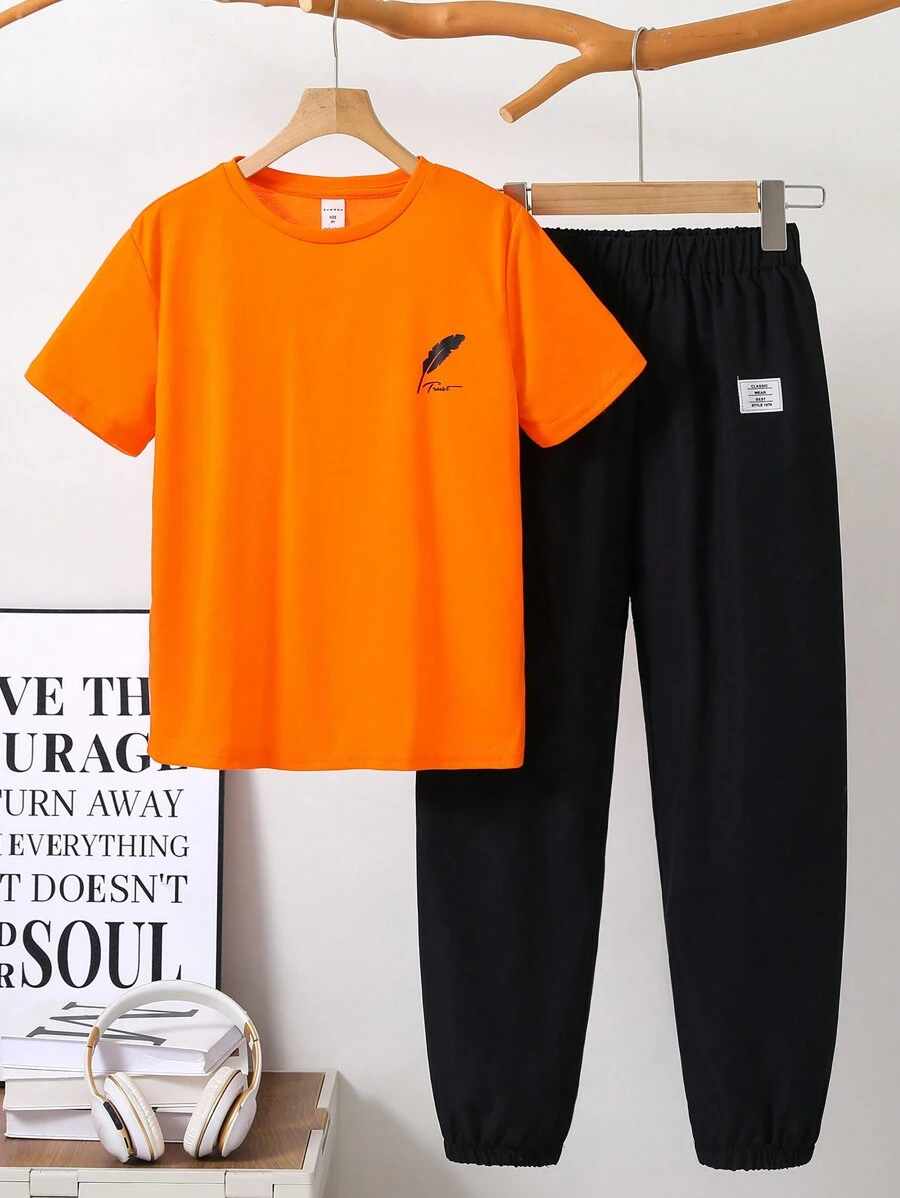 SHEIN Tween Boy Casual Comfortable Round Neck Feather Print Short Sleeve T-Shirt Paired With Solid Color Pants 2 Pieces Set