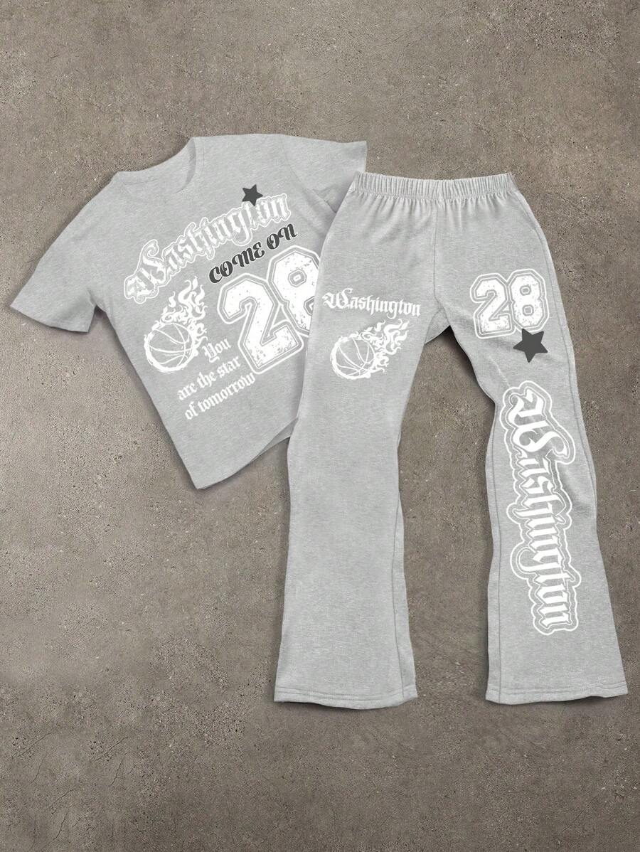SHEIN Set da 2 pezzi per ragazzo adolescente, composto da t-shirt a maniche corte casual e pantaloni lunghi morbidi, stile punk rock da strada, adatto per festival primaverili/estivi e uso quotidiano, con stampe in inglese
