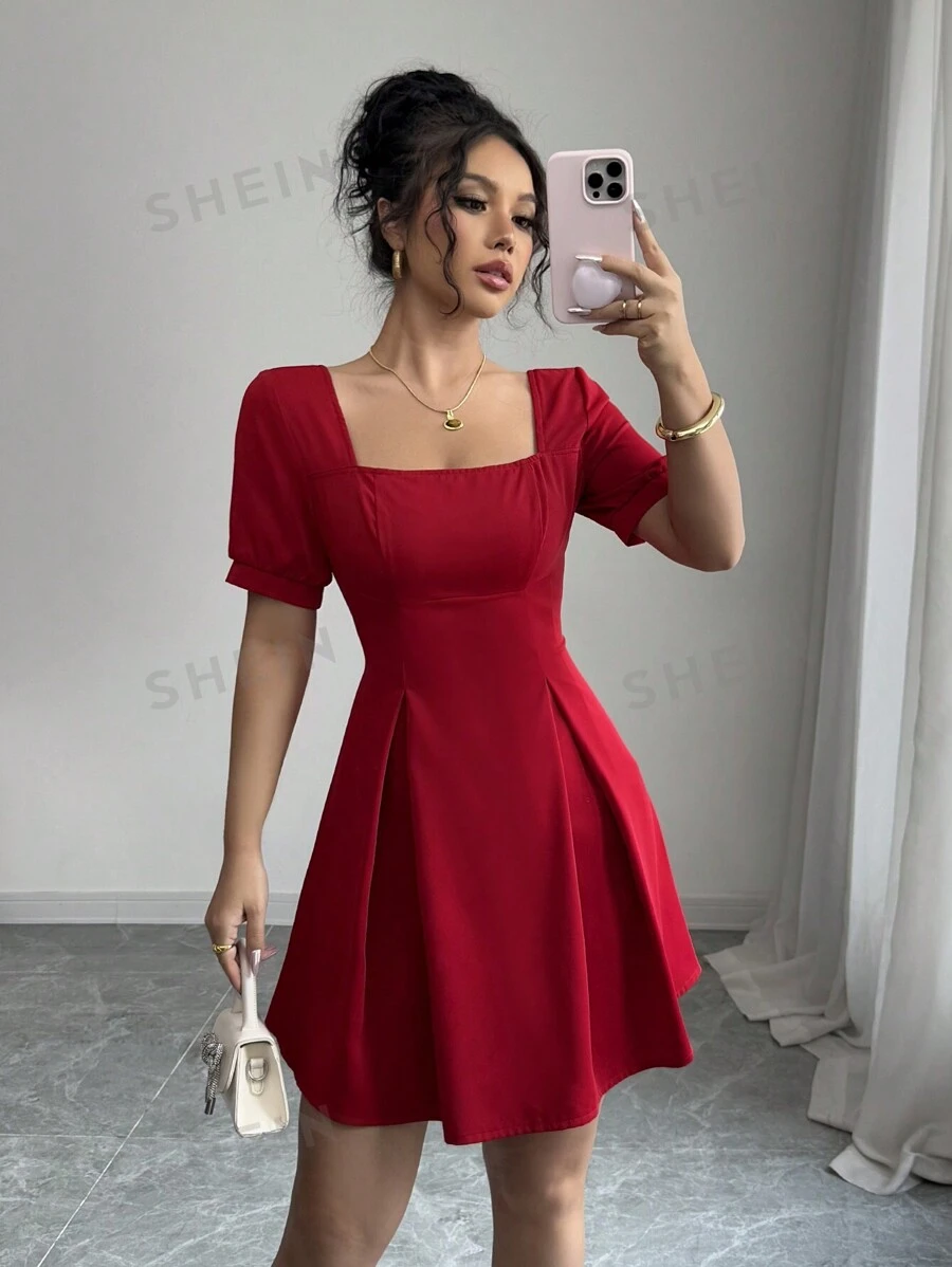 Gloray Vestido mini de línea A con cuello cuadrado y cintura ceñida, de manga corta para mujeres